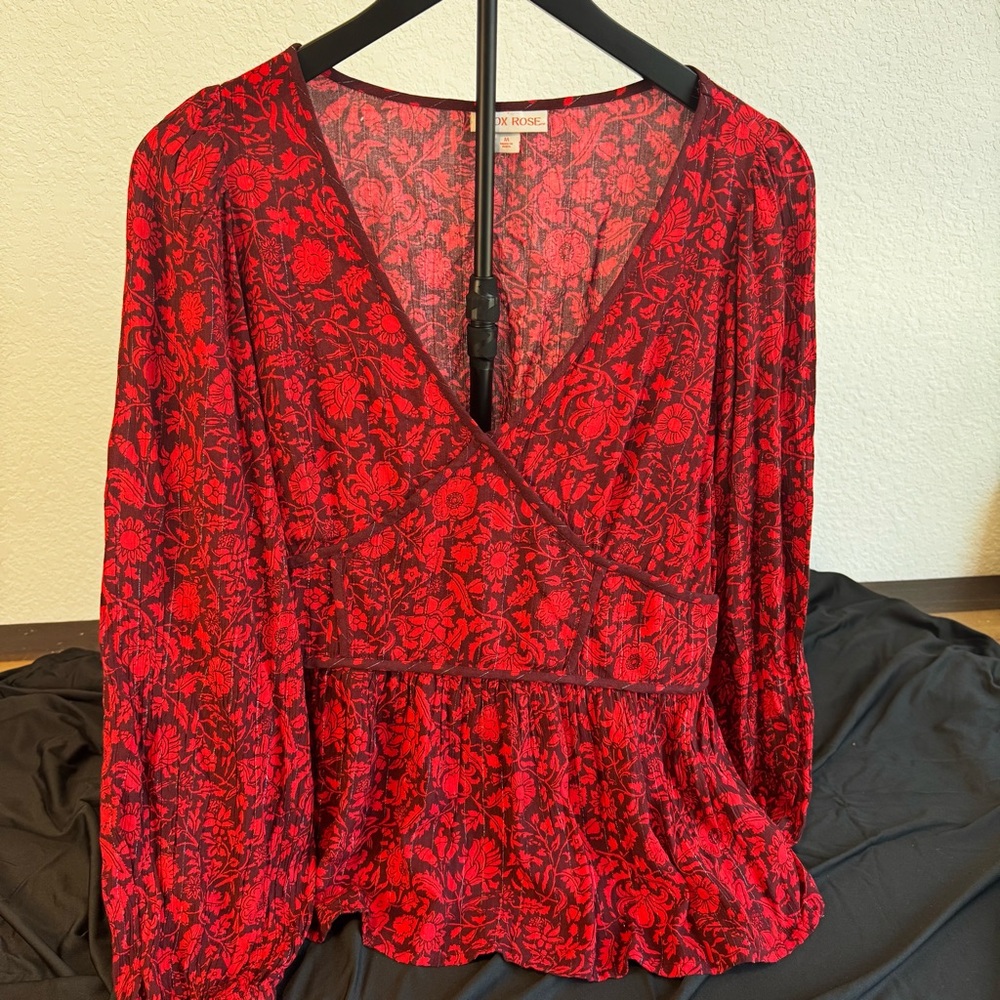 NWOT Knox Rose Floral Blouse
